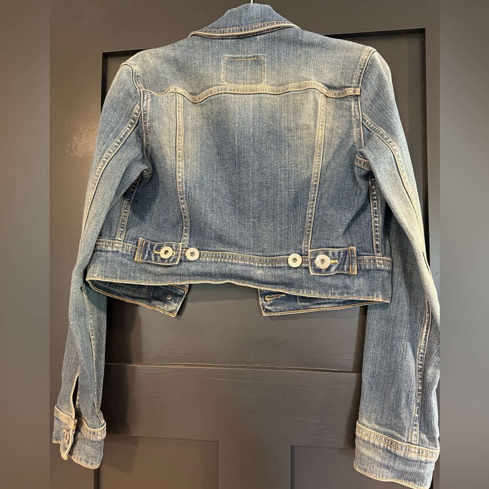 Vintage Levi's Light Blue Cropped Denim Jacket - Picture 2 of 7
